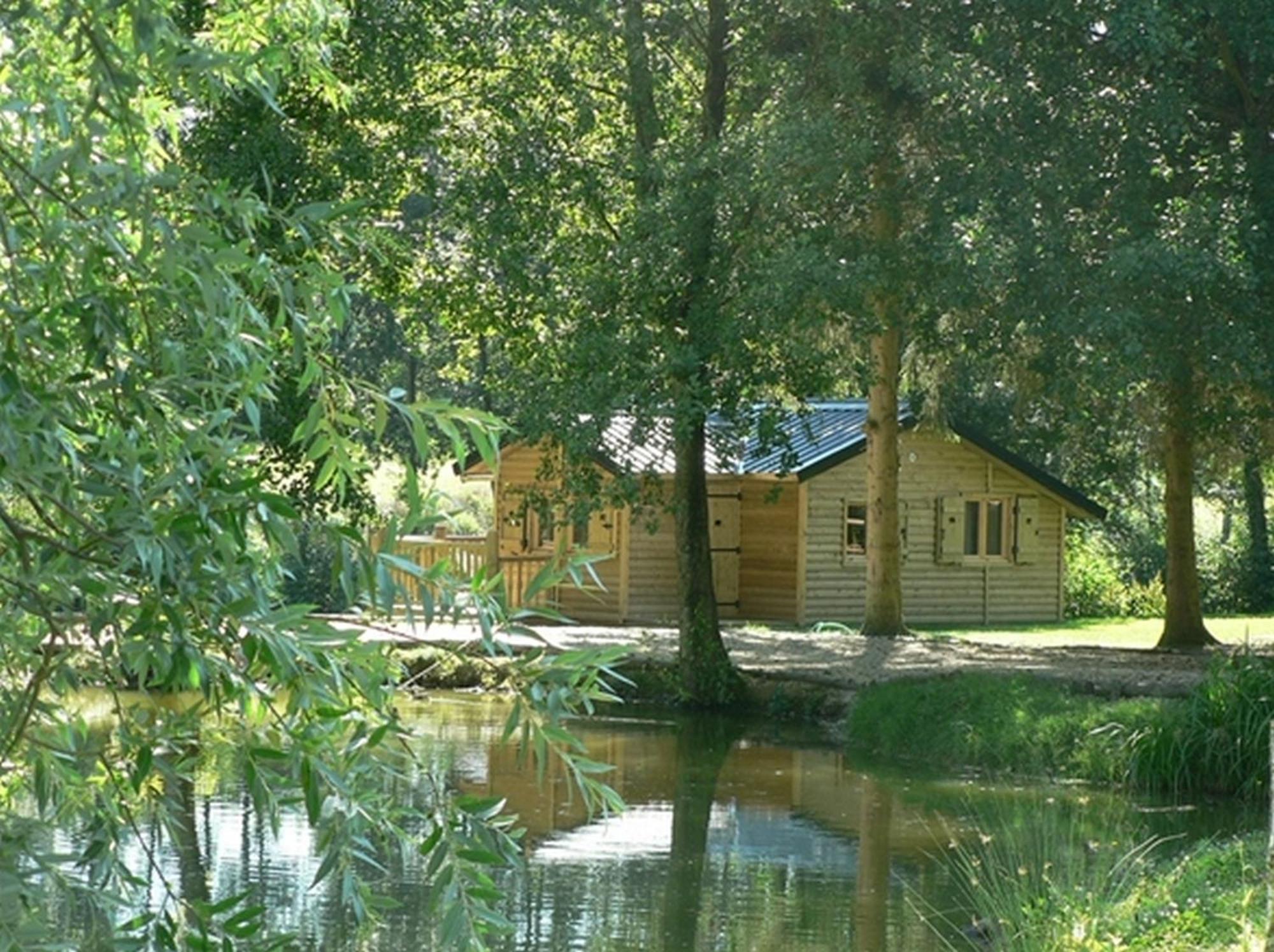 Etangs Du Moulin Hotel Suzy Buitenkant foto